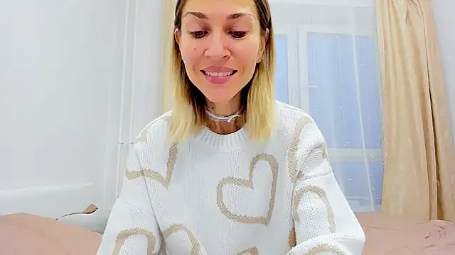 Snapshot of Mona_Cruz chatting on 12-04-24, 05:16 Mona Cruz online show from 12-04-24, 05:16