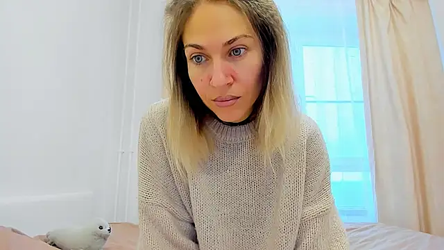 Snapshot of Mona_Cruz chatting on 12-08-24, 06:22 Mona Cruz online show from 12-08-24, 06:22