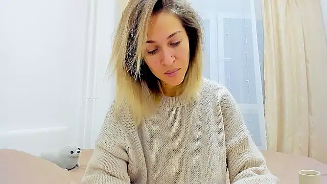 Snapshot of Mona_Cruz chatting on 12-09-24, 05:07 Mona Cruz online show from 12-09-24, 05:07