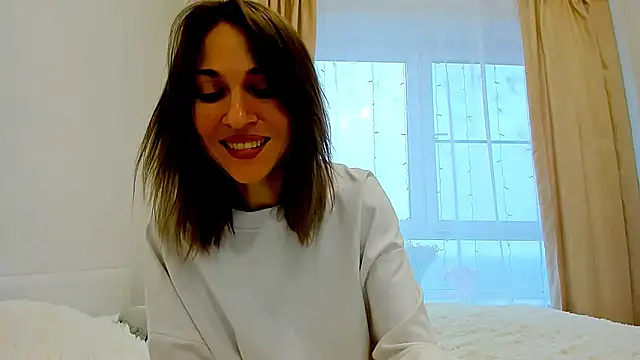 Snapshot of Mona_Cruz chatting on 02-01-25, 08:29 Mona Cruz online show from 02-01-25, 08:29