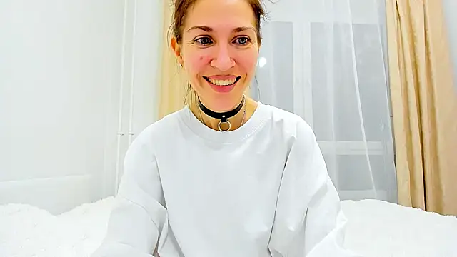 Snapshot of Mona_Cruz chatting on 02-04-25, 09:20 Mona Cruz online show from 02-04-25, 09:20