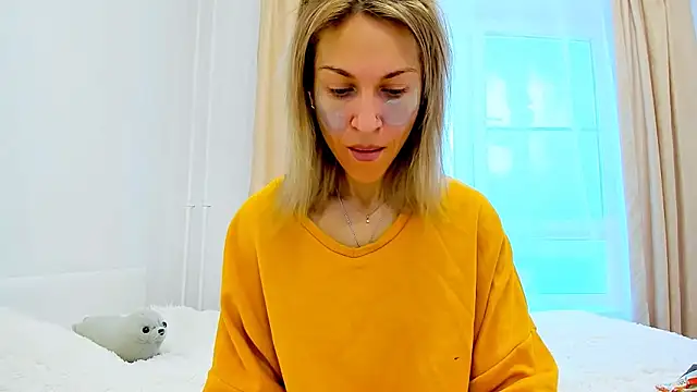 Snapshot of Mona_Cruz chatting on 03-03-25, 05:31 Mona Cruz online show from 03-03-25, 05:31