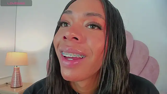 Nicole Paradise online show from 02-14-25, 12:57