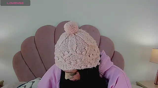 Nicole Paradise online show from 10-09-25, 12:25