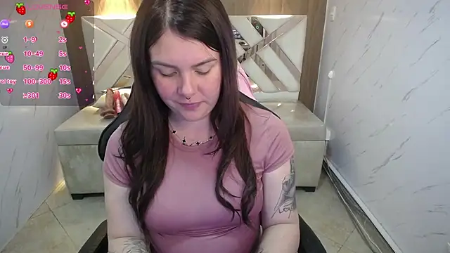 Snapshot of Paula_b_ chatting on 10-02-25, 12:45 Paula b online show from 10-02-25, 12:45
