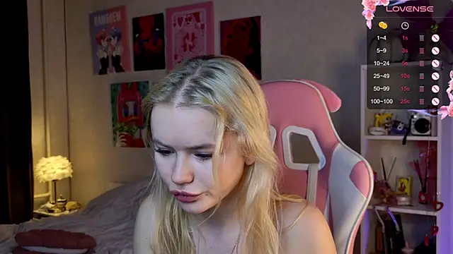 Snapshot of LexieLoree chatting on 01-29-25, 07:04 LexieLoree online show from 01-29-25, 07:04