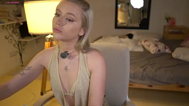 LexieLoree online show from 11-04-25, 04:00