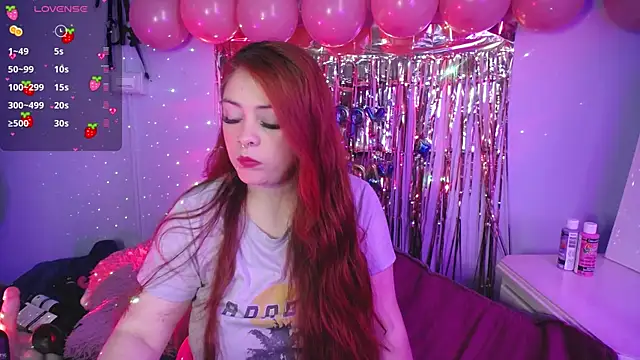 Snapshot of Layna_cold chatting on 02-08-25, 12:39 Layna cold online show from 02-08-25, 12:39