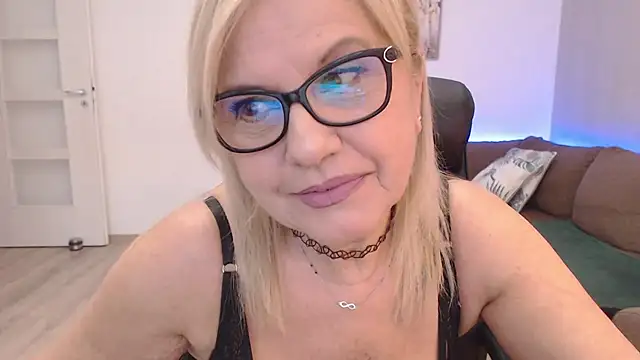 Snapshot of amberdoll4u chatting on 12-16-24, 06:43 amberdoll4u online show from 12-16-24, 06:43