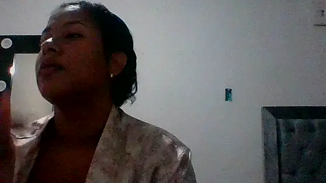 Kitra New online show from 04-17-26, 07:28