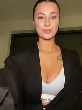 Mia-Minou online show from 02-02-26, 11:03