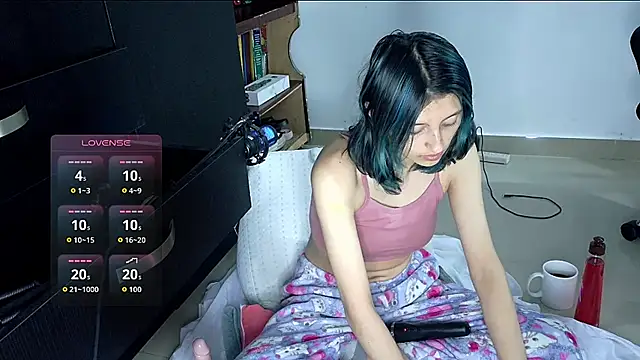 Camila---torres online show from 10-04-25, 02:20