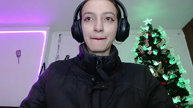 Eloise-brown online show from 12-18-24, 12:54