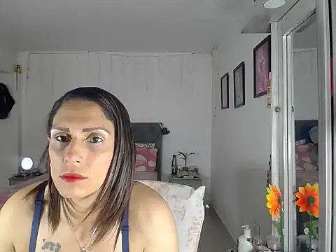 Corina hot online show from 10-03-25, 08:17