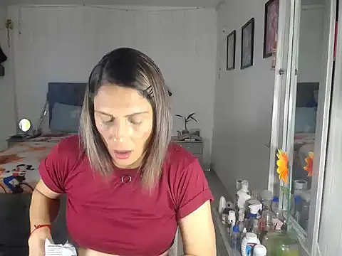 Corina hot online show from 10-23-25, 07:56