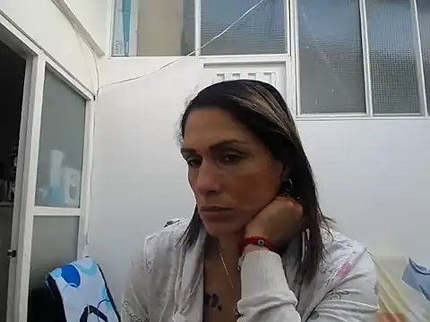 Corina hot online show from 11-25-25, 08:53