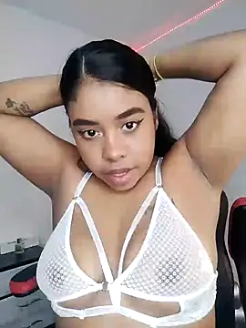 Snapshot of Fanny_Klean chatting on 02-14-25, 01:40 Fanny Klean online show from 02-14-25, 01:40