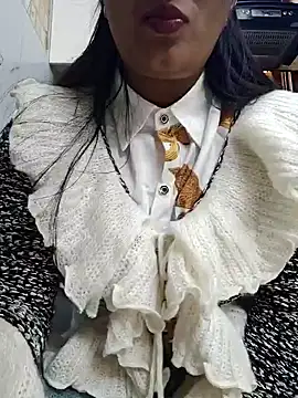 Manpreet kaur21 online show from 01-01-25, 08:45