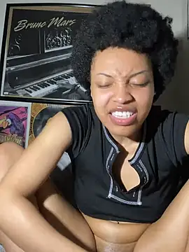 KimiAqua online show from 02-26-25, 09:42