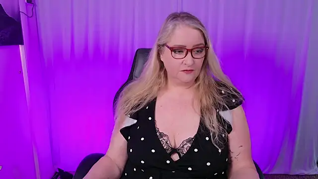 Snapshot of KatDSinclair chatting on 02-03-25, 02:13 KatDSinclair online show from 02-03-25, 02:13