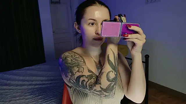 VioletCatt online show from 12-17-25, 08:20