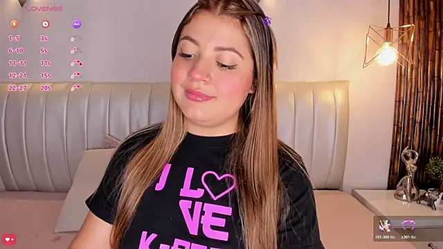 Snapshot of Zuzu_sweet chatting on 11-12-25, 07:13 Zuzu sweet online show from 11-12-25, 07:13