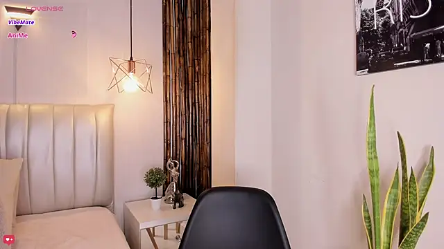 Snapshot of Zuzu_sweet chatting on 02-18-26, 06:59 Zuzu sweet online show from 02-18-26, 06:59