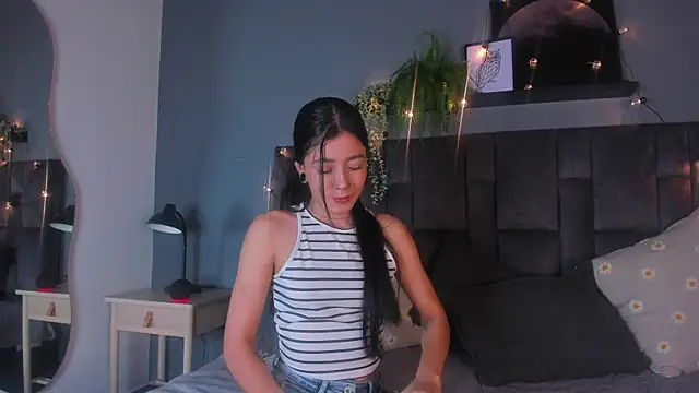 Snapshot of AmyPalmmer chatting on 10-15-25, 11:43 AmyPalmmer online show from 10-15-25, 11:43