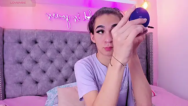 Mia thompson 19 online show from 11-06-25, 05:25