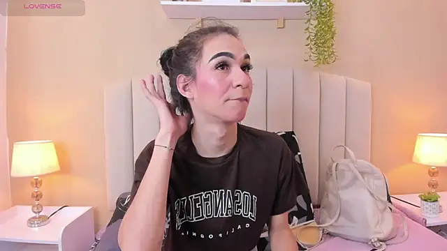 Mia thompson 19 online show from 01-16-26, 07:40