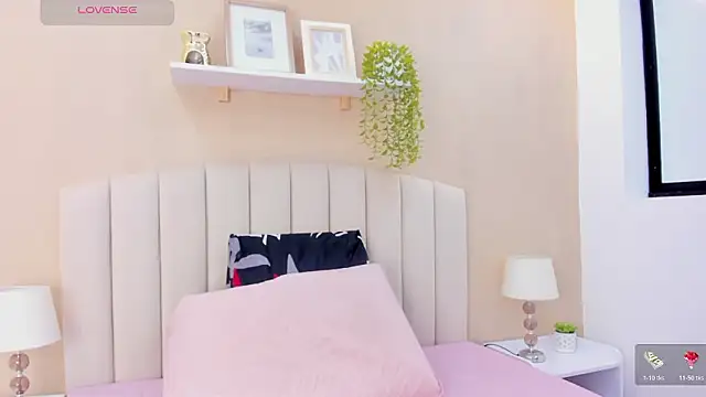 Mia thompson 19 online show from 02-17-26, 07:31