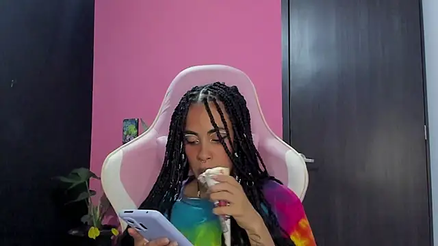 Juanadearco5 online show from 12-03-24, 11:02