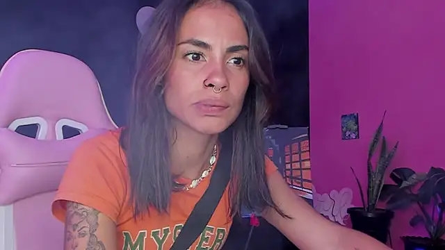 Juanadearco5 online show from 02-14-25, 04:52