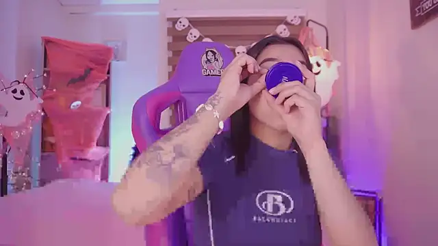 madelyn rose  online show from 10-29-25, 02:47