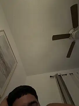 Snapshot of elwhite1996 chatting on 11-17-25, 03:56 elwhite1996 online show from 11-17-25, 03:56