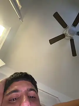 Snapshot of elwhite1996 chatting on 11-21-25, 07:18 elwhite1996 online show from 11-21-25, 07:18