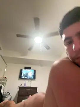 Snapshot of elwhite1996 chatting on 11-23-25, 07:19 elwhite1996 online show from 11-23-25, 07:19