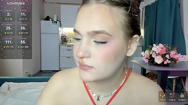 Snapshot of CarolineLovers chatting on 12-12-24, 11:14 CarolineLovers online show from 12-12-24, 11:14