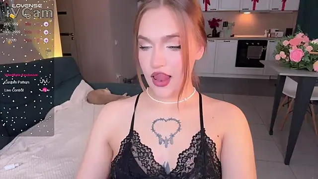 Snapshot of CarolineLovers chatting on 02-01-25, 12:29 CarolineLovers online show from 02-01-25, 12:29