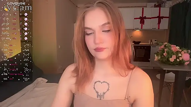 Snapshot of CarolineLovers chatting on 02-07-25, 08:53 CarolineLovers online show from 02-07-25, 08:53