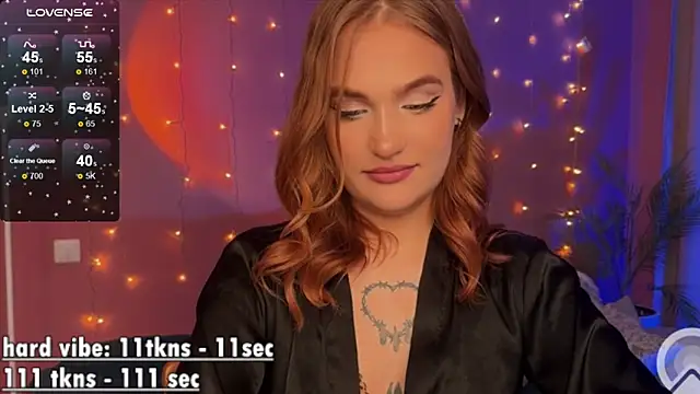 Snapshot of CarolineLovers chatting on 03-05-25, 11:49 CarolineLovers online show from 03-05-25, 11:49