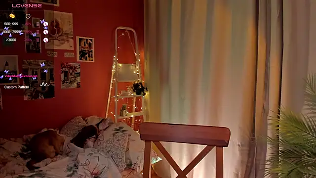 Snapshot of CarolineLovers chatting on 09-13-25, 08:19 CarolineLovers online show from 09-13-25, 08:19