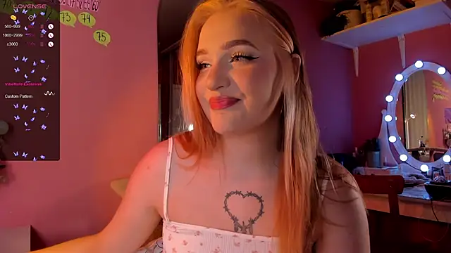 Snapshot of CarolineLovers chatting on 09-25-25, 08:34 CarolineLovers online show from 09-25-25, 08:34