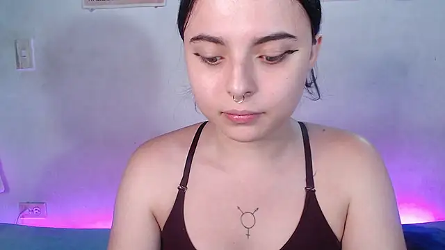 Snapshot of elizabethtaylorxxx chatting on 01-18-25, 04:48 elizabethtaylorxxx online show from 01-18-25, 04:48