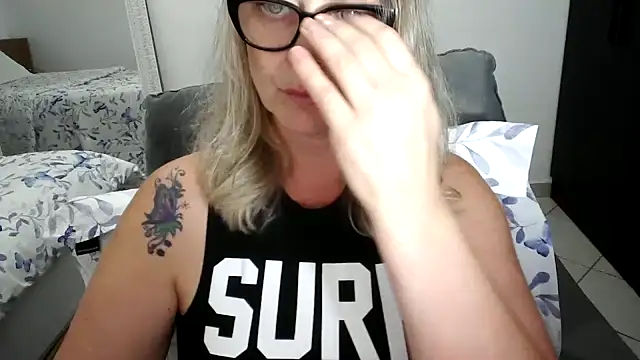 Snapshot of Micchellina chatting on 01-18-25, 11:11 Micchellina online show from 01-18-25, 11:11