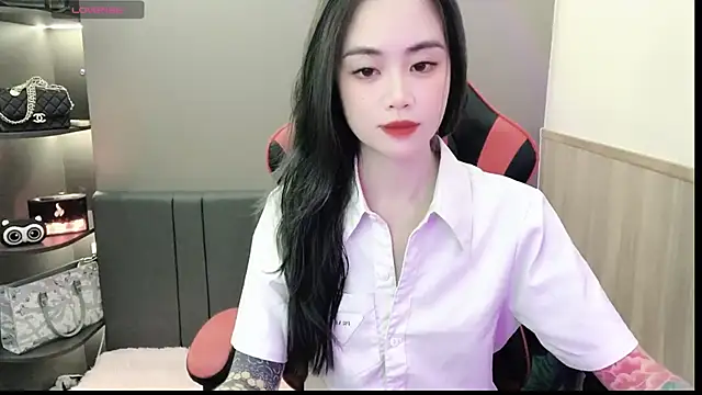 Snapshot of witch-39 chatting on 12-06-24, 07:43 witch-39 online show from 12-06-24, 07:43