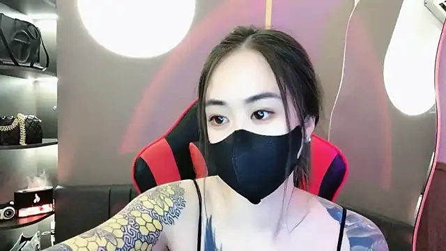 Snapshot of witch-39 chatting on 12-18-24, 03:04 witch-39 online show from 12-18-24, 03:04