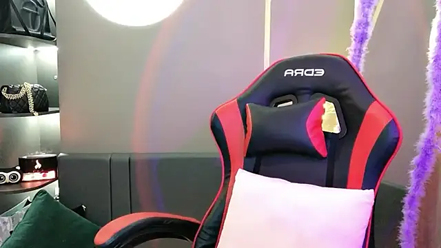 Snapshot of witch-39 chatting on 12-27-24, 02:25 witch-39 online show from 12-27-24, 02:25