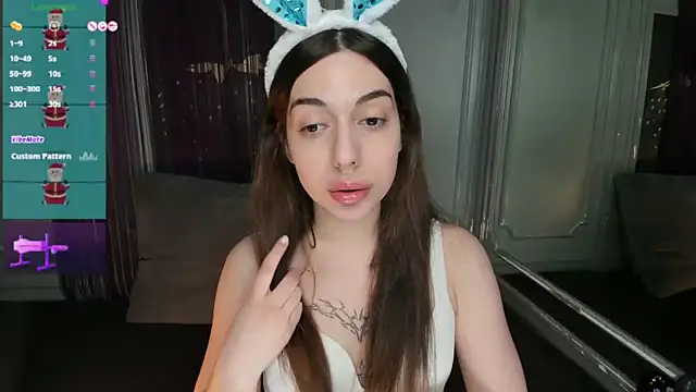 Snapshot of eva_lim chatting on 12-24-24, 10:44 eva lim online show from 12-24-24, 10:44