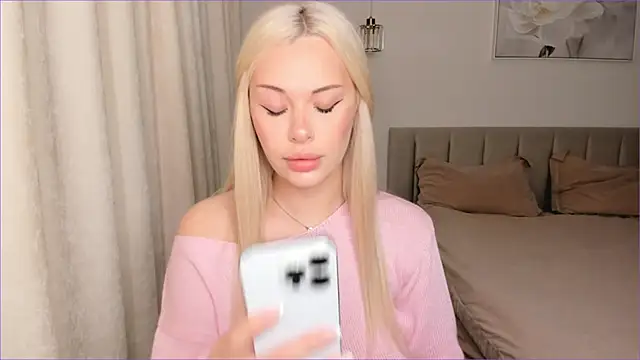 Snapshot of Lina_Flores chatting on 11-01-25, 03:41 Lina Flores online show from 11-01-25, 03:41